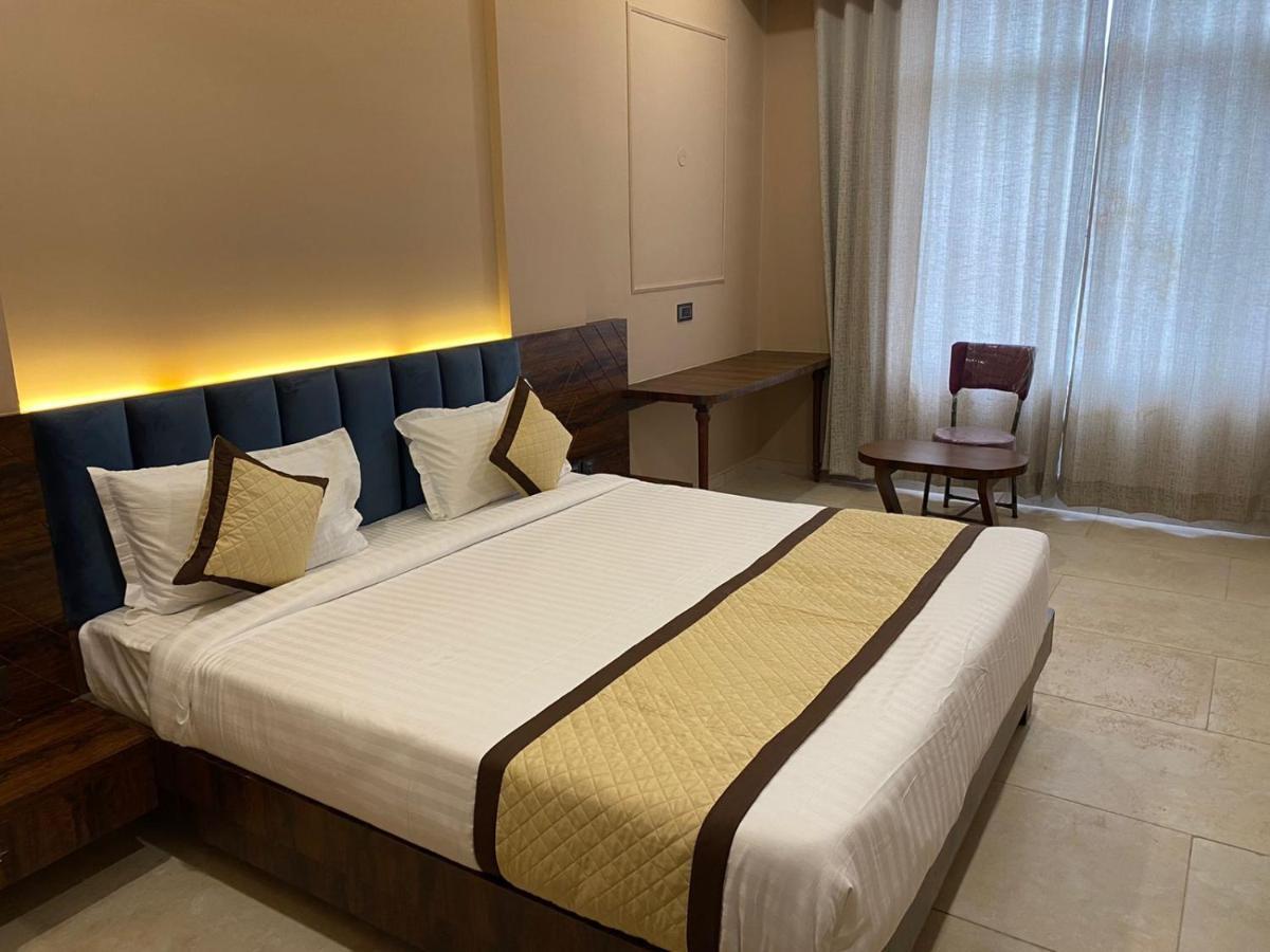 The Sarbati Palace Hotel Shāhpura Esterno foto